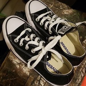 Converse shoes-black
